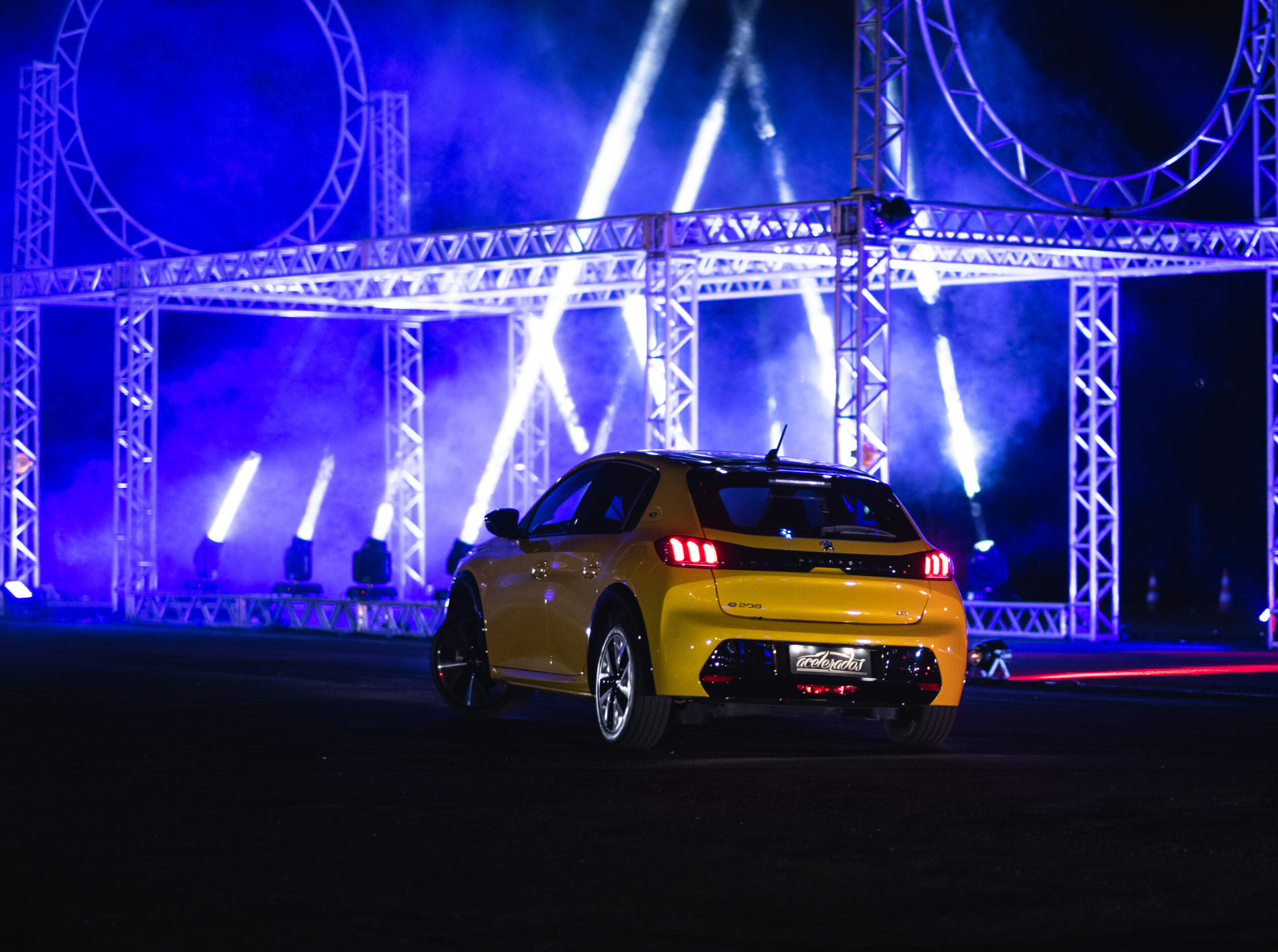 peugeot 308 vs drone